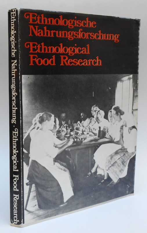 | Ethnologische Nahrungsforschung / Ethnological Food Research. Helsinki 1973. Mit 50 Abb. u. Karten